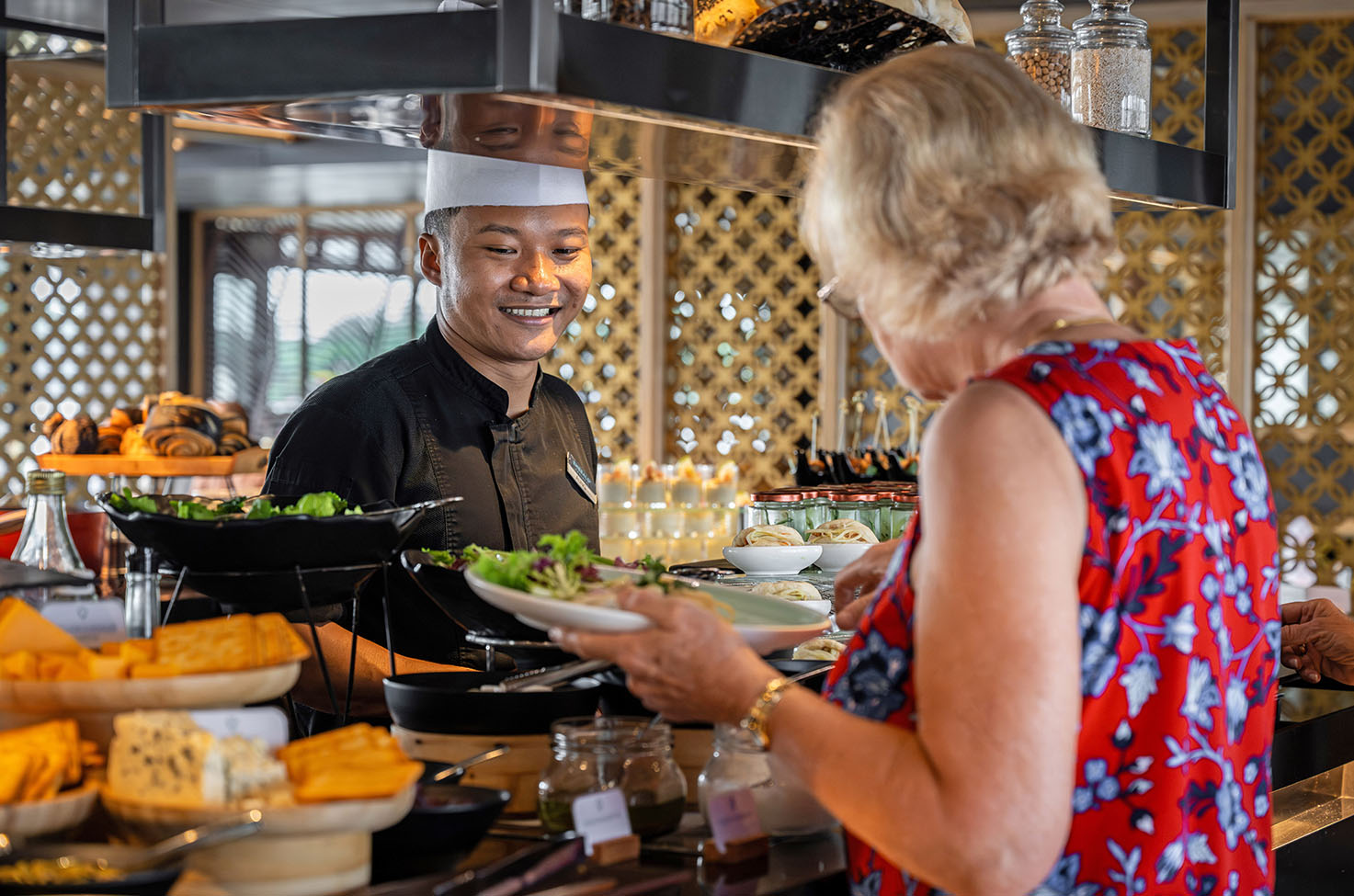 Emerald Cruises, Emerald Harmony Restaurant